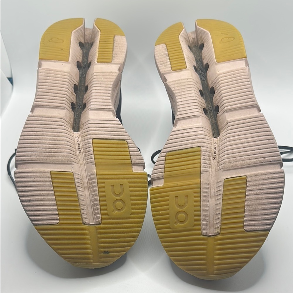 On Running Black and Green Athletic Shoes Streamlined Design - Picture 7 of 9
